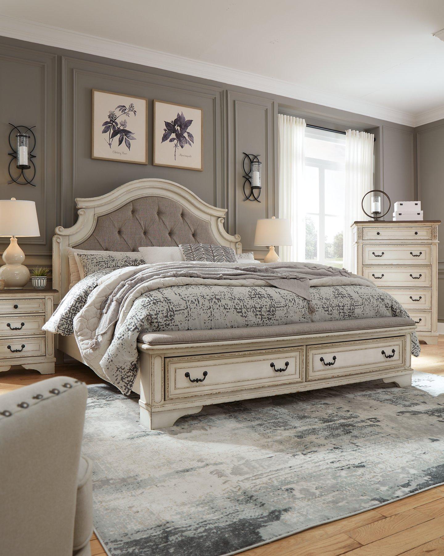 Realyn Upholstered Bed