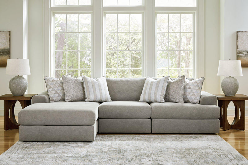 Avaliyah Sectional with Chaise