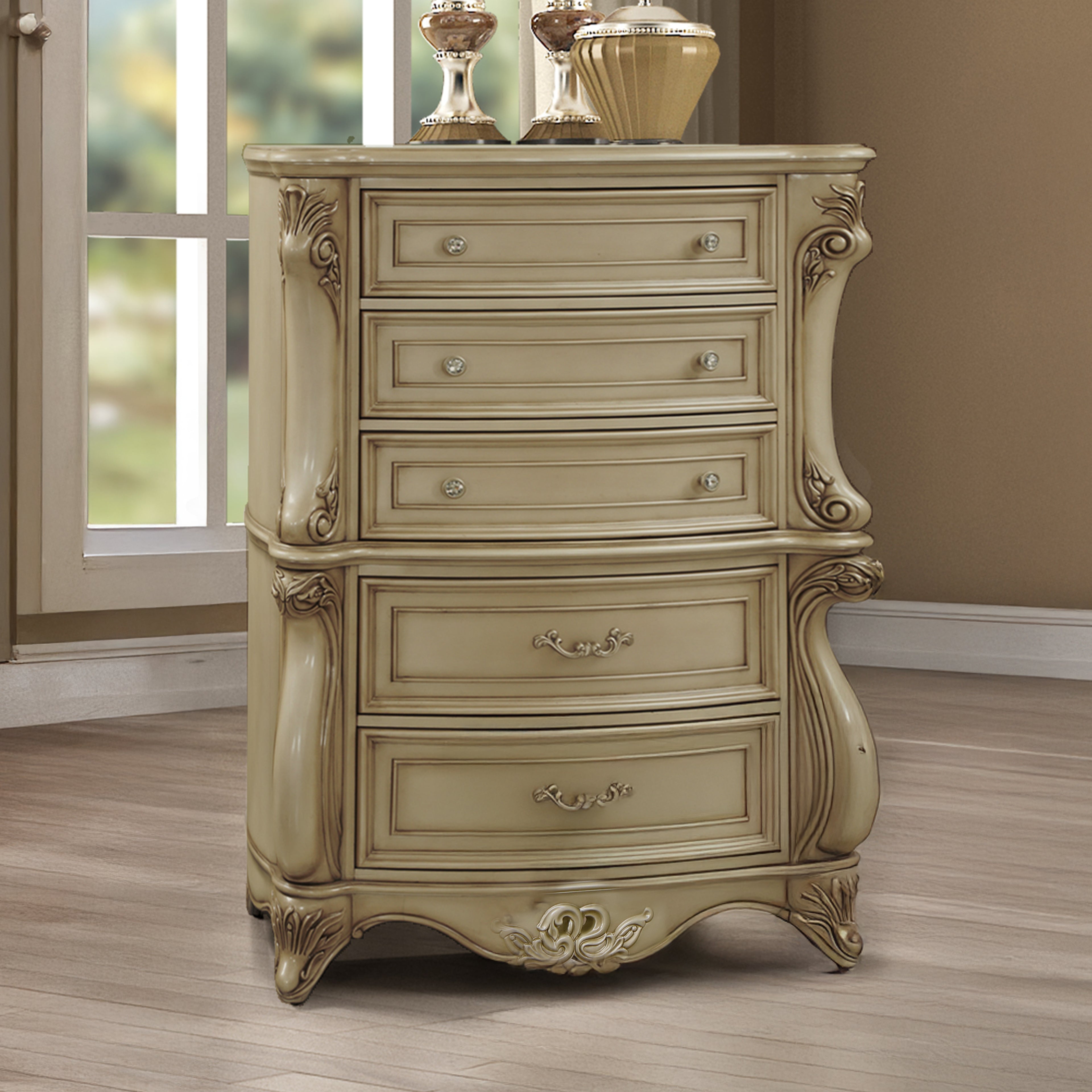Monique Chest