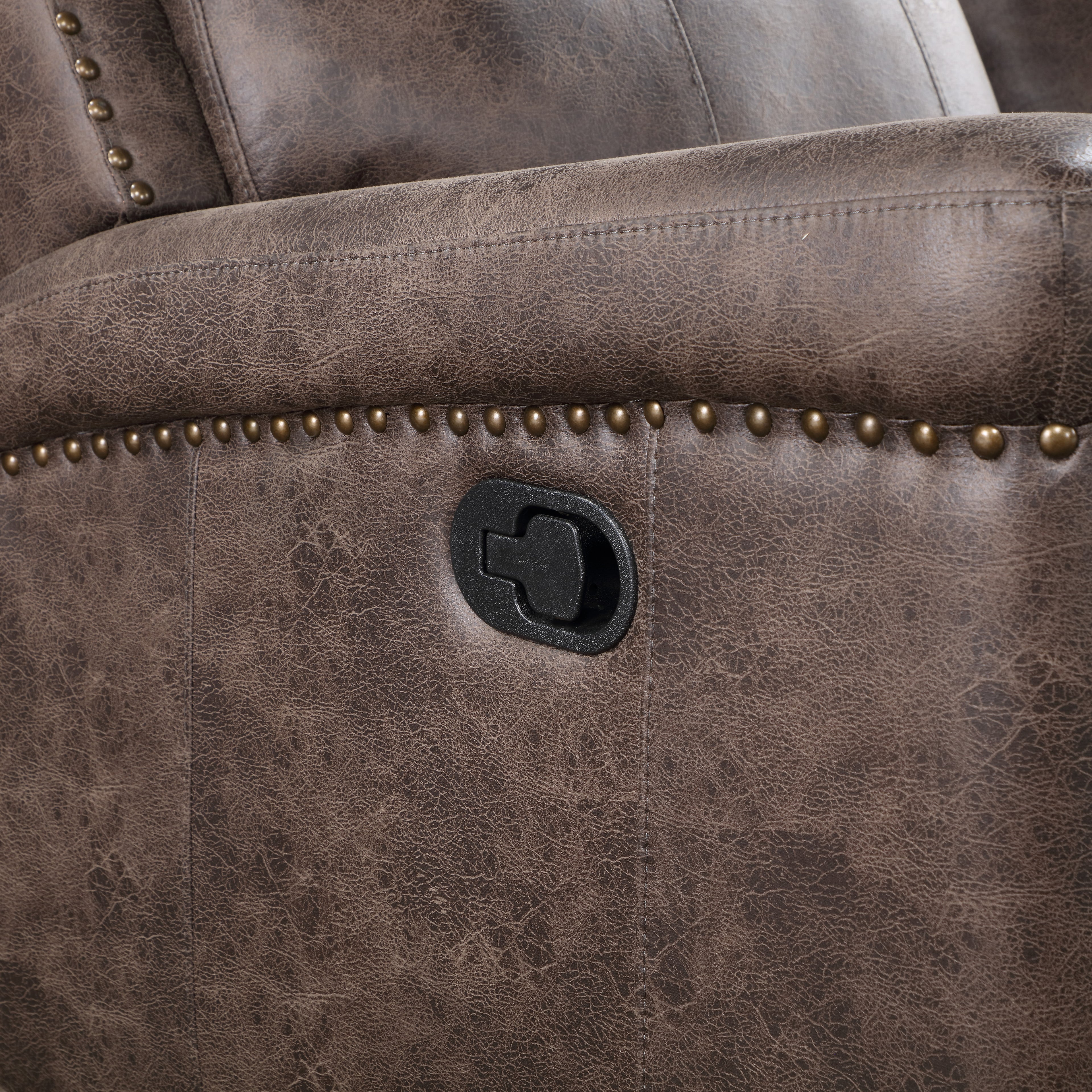 Quade Console Loveseat W/ Dual Recliners-Mocha