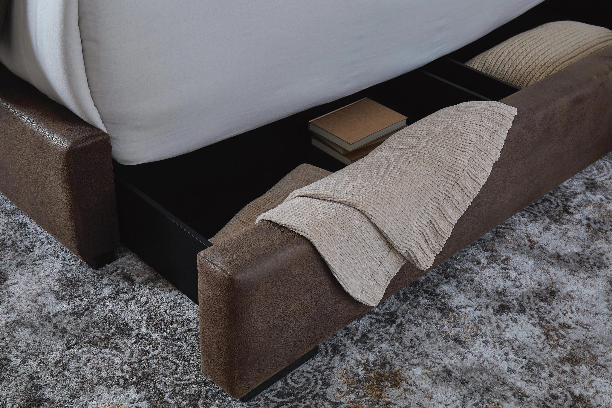 Lavernty Upholstered Storage Bed